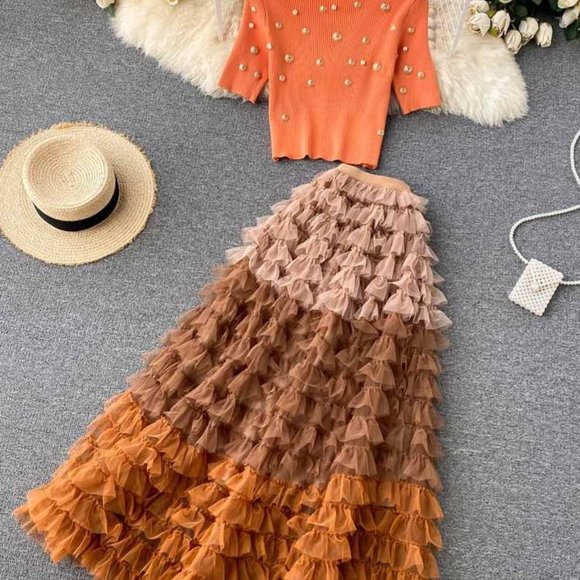 Women Pearls Golden Buttons Knitted Top And Long Skirts - Picture 3 of 12